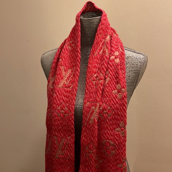 AUTHENTIC LOUIS VUITTON SCARF - Picture 2 of 6
